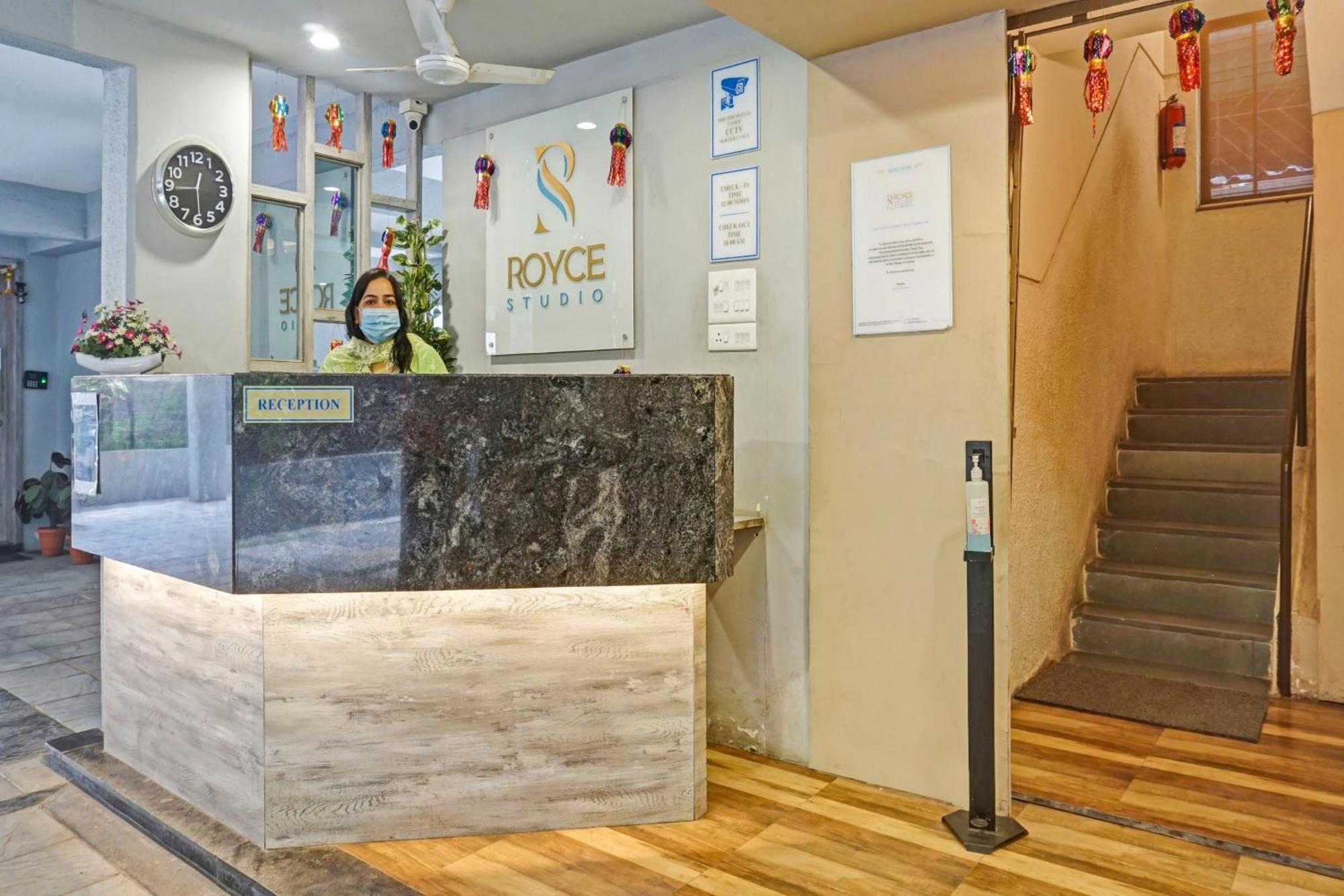 Royce Studio Apartments Pune Exterior foto