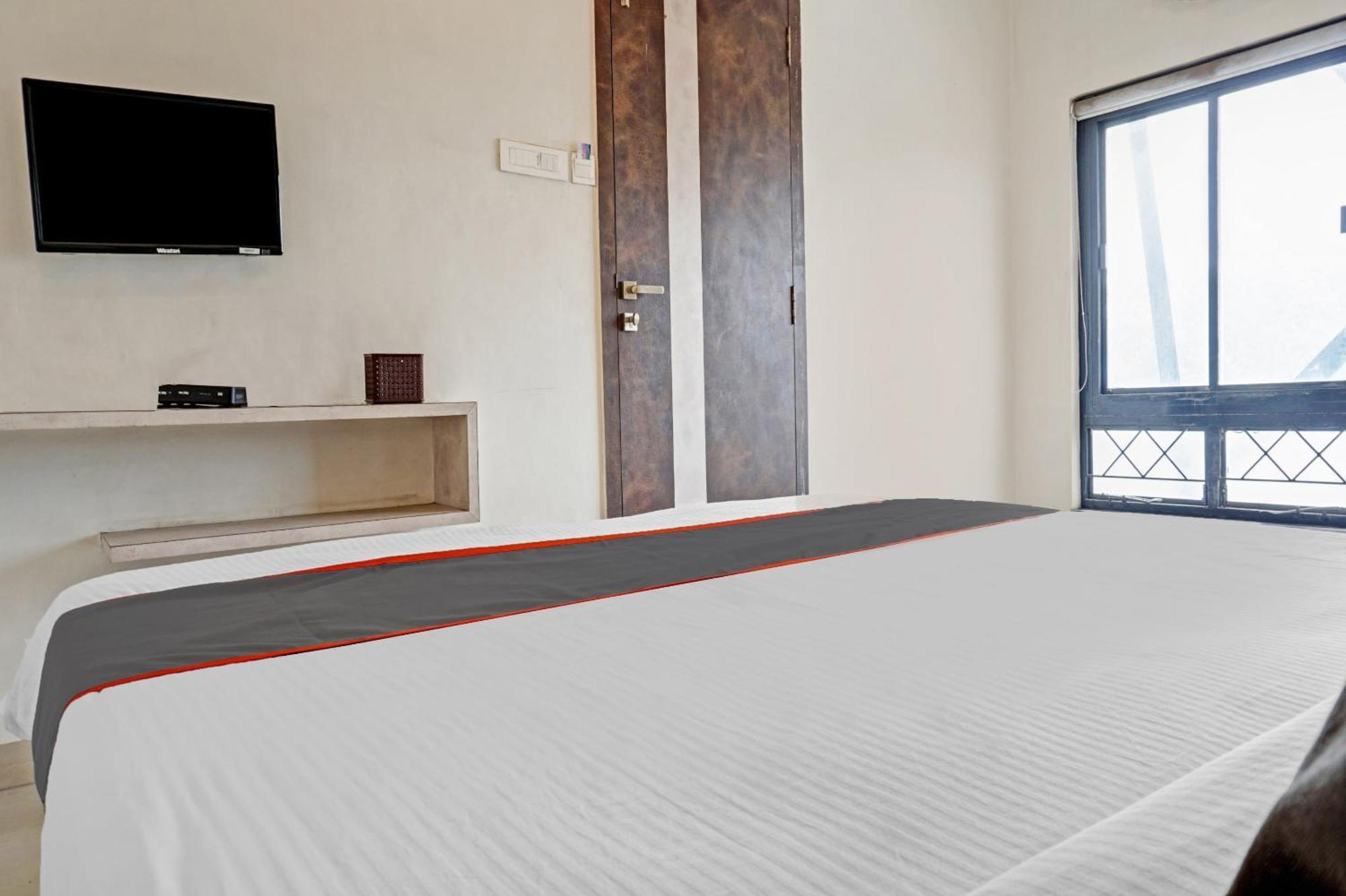 Royce Studio Apartments Pune Exterior foto