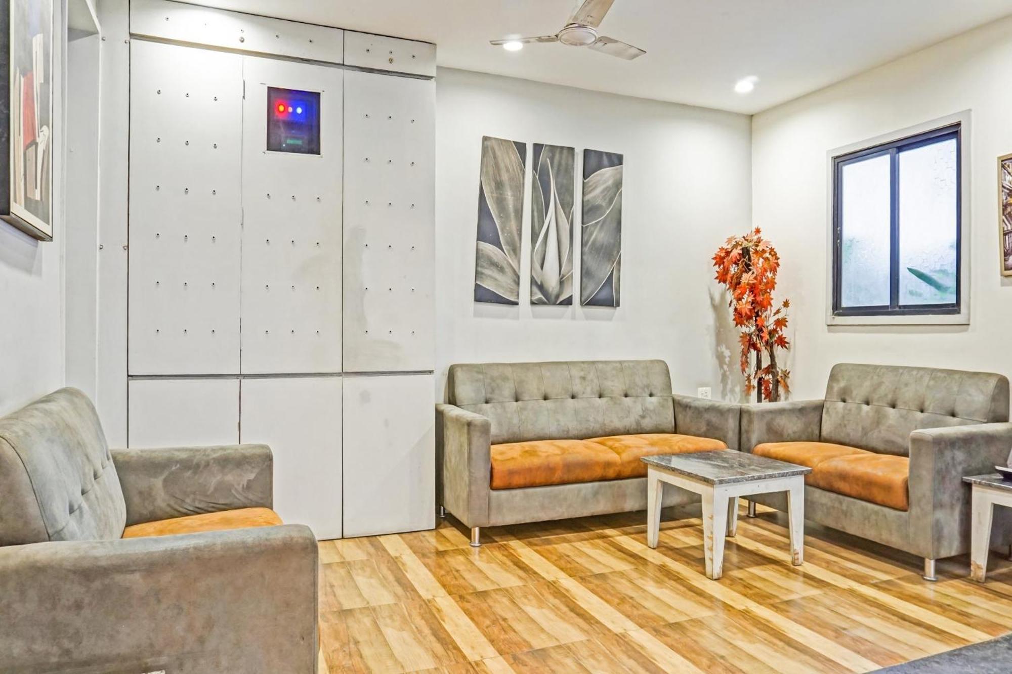 Royce Studio Apartments Pune Exterior foto